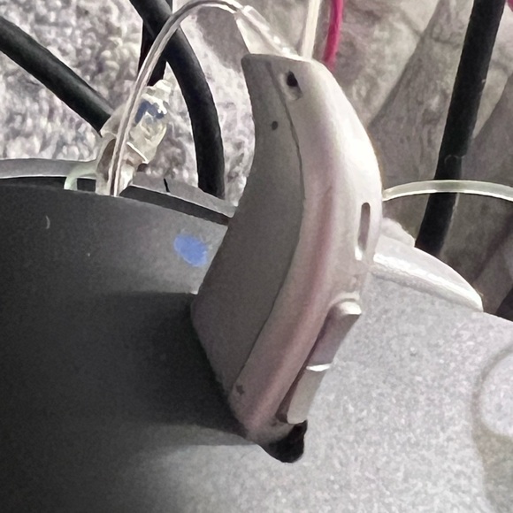 2 Rx Oticon RIC OPN S 2 RIC Silver Hearing Aids with docking station - Picture 4 of 8